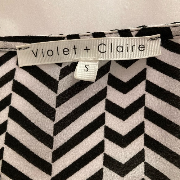 Violet + Claire Blouse Womens Size S White/Black Striped 3/4 Sleeve - Picture 2 of 6